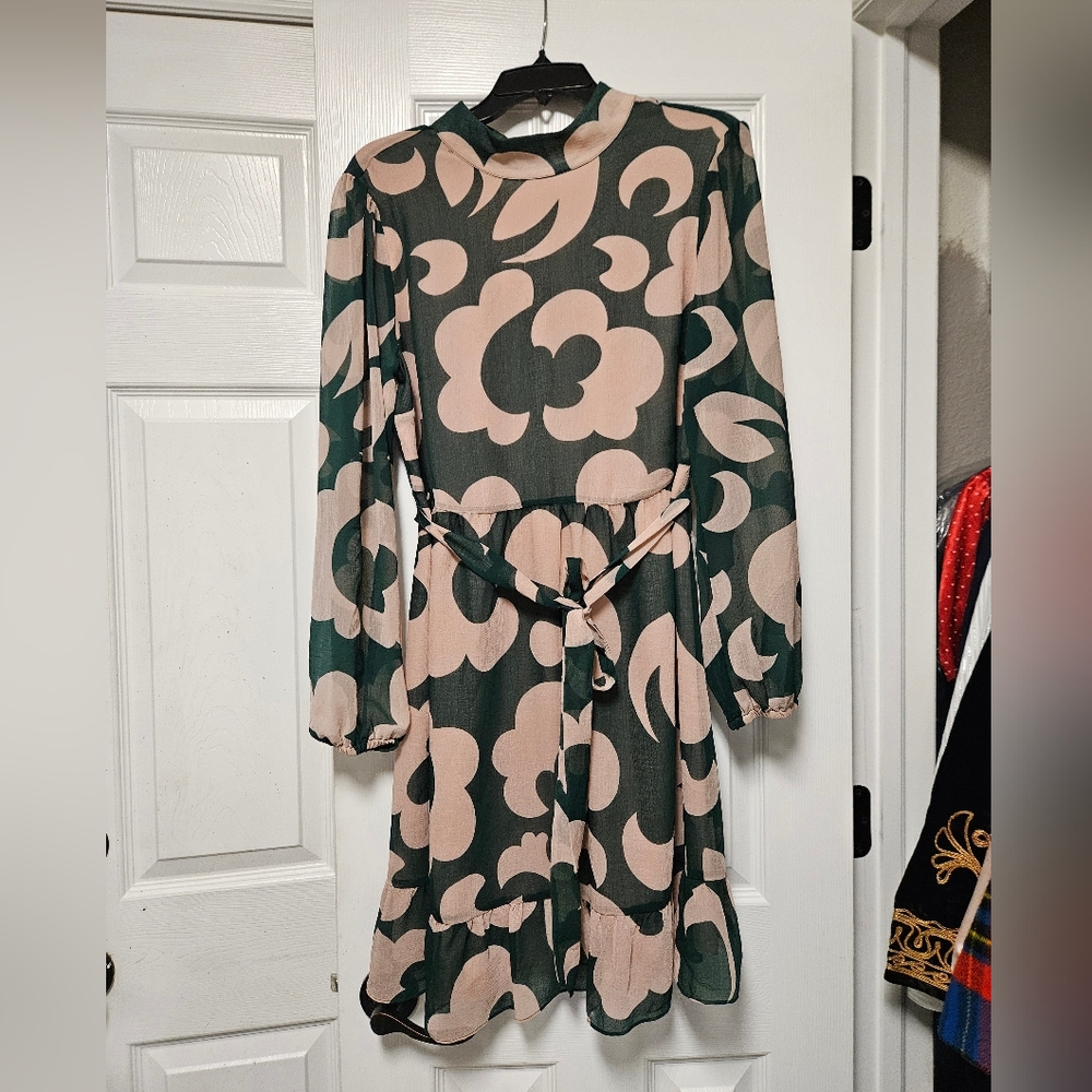 Long Sleeve Green and Blush Floral Print Dress 8R